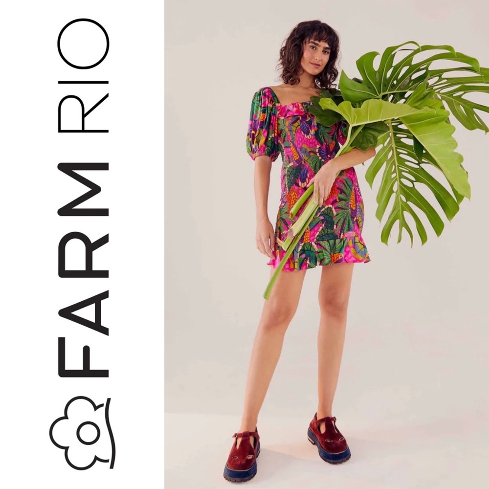 ✨ HOST PICK ✨ Farm rio Pink Painted Toucans Square Neck Mini Dress